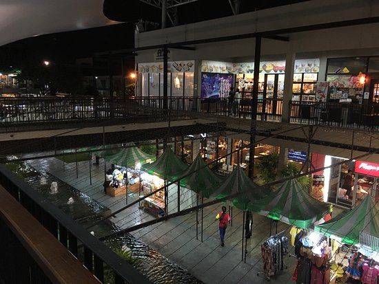 Pusat Membeli-belah The Paseo